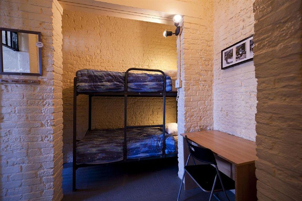 Saintlo Ottawa Jail Hostel Exterior photo